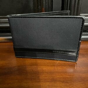 Burberry Black bifold wallet UNISEX